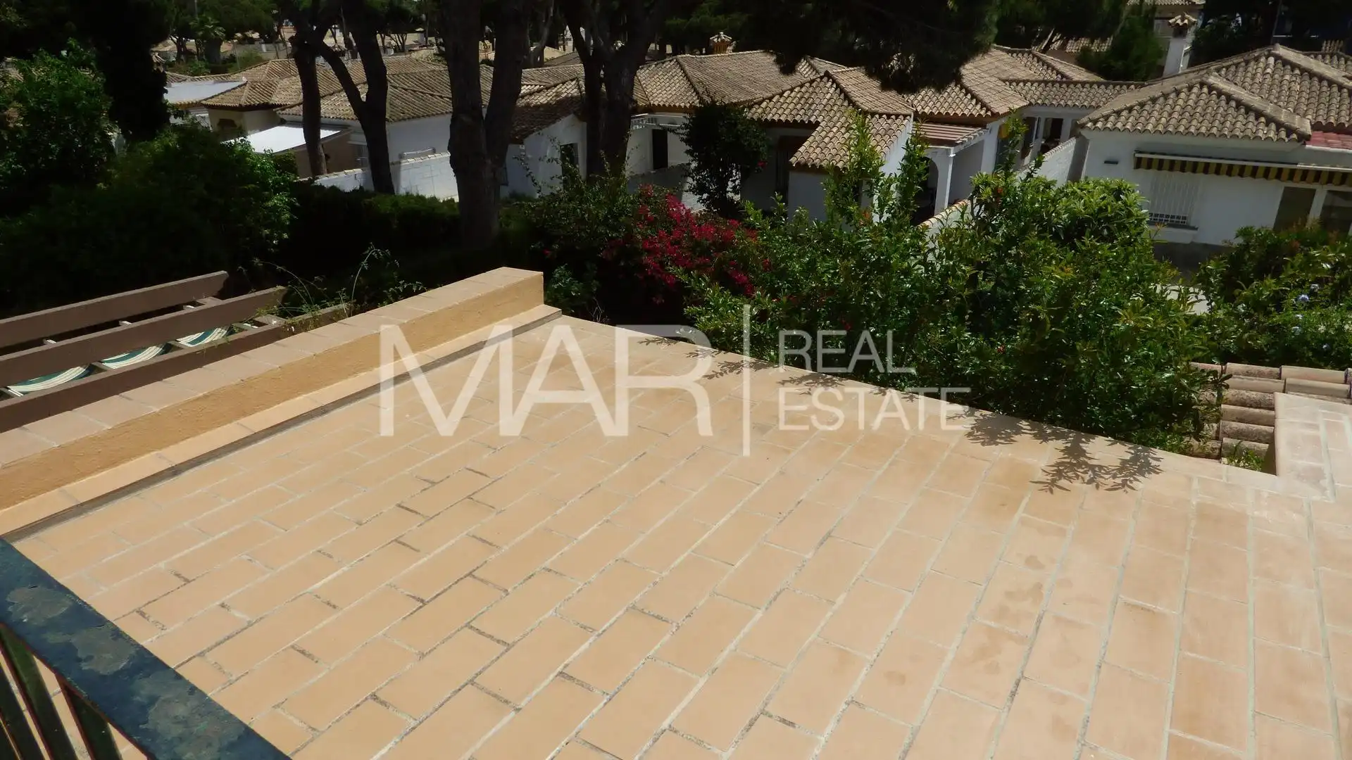 Terrassa de Casa o xalet en venda en Chiclana de la Frontera amb Aire condicionat, Jardí privat i Terrassa