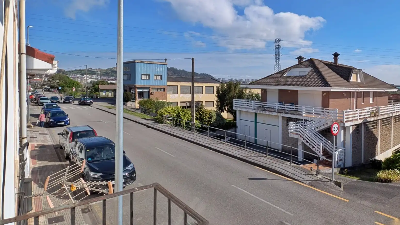 Vista exterior de Piso en venta en Camargo con Calefacción, Trastero y Balcón