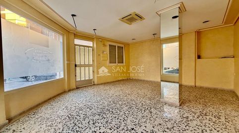 SE VENDE LOCAL COMERCIAL EN NOVELDA CON GARAJE INCORPORADO