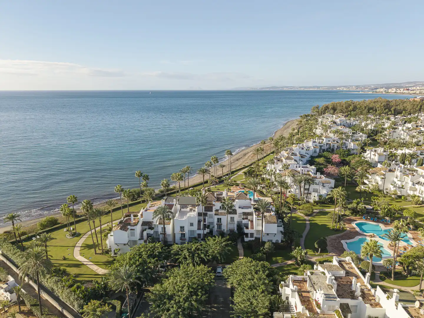 Exterior view of Ground floor for sale in Estepona  with Terrace, Swimming Pool and Community pool