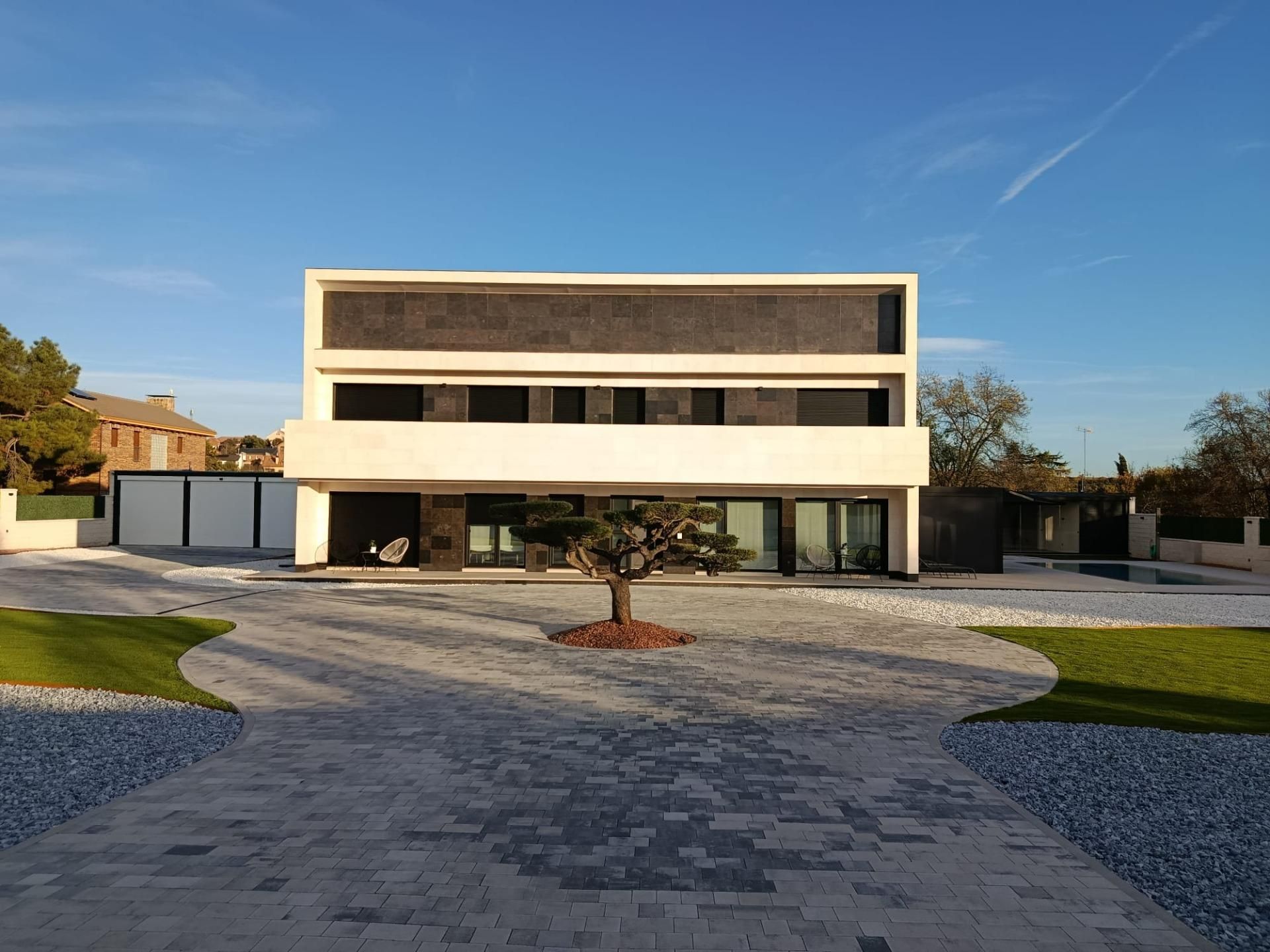 Exterior view of House or chalet for sale in Colmenarejo  with Private garden, Terrace and Swimming Pool