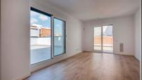 Exterior view of Flat for sale in L'Hospitalet de Llobregat  with Air Conditioner, Terrace and Swimming Pool