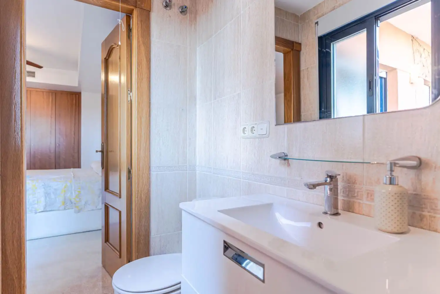 Baño de Piso en venta en Motril con Terraza, Balcón y Piscina comunitaria