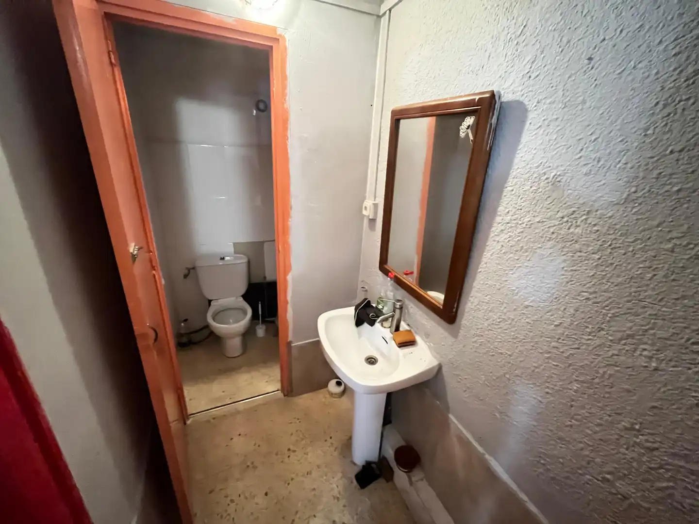 Baño de Local en traspaso en Barcelona con Aire acondicionado y Amueblado