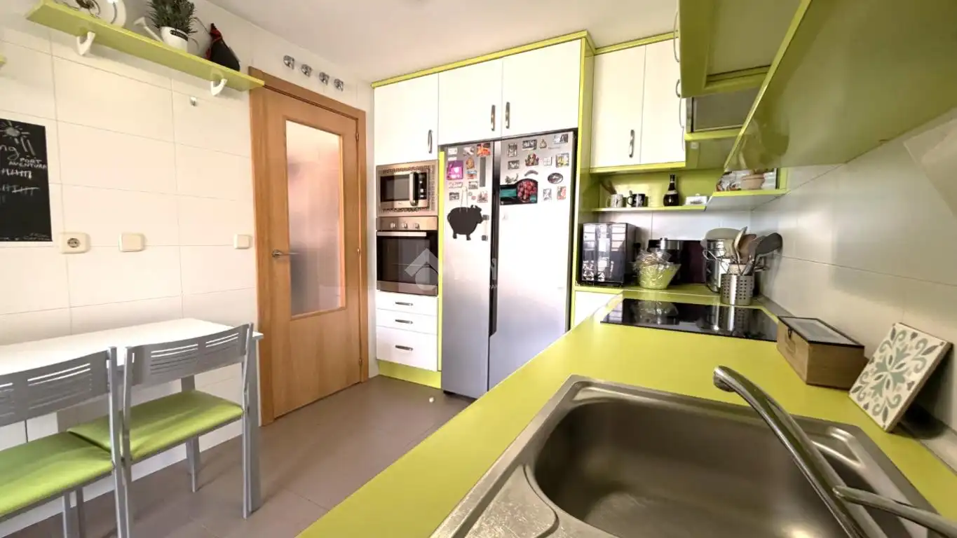 Cocina de Piso en venta en Alcalá de Henares con Calefacción