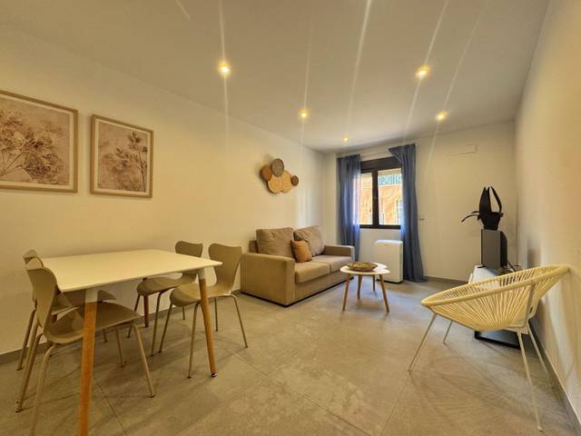 Apartamento en Alquiler en Casco Urbano