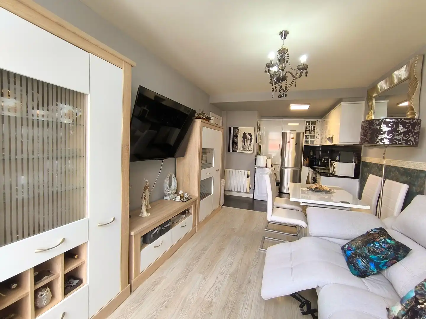 Wohnzimmer von Wohnung zum Verkauf in Ares mit Heizung, Parkett und Abstellraum