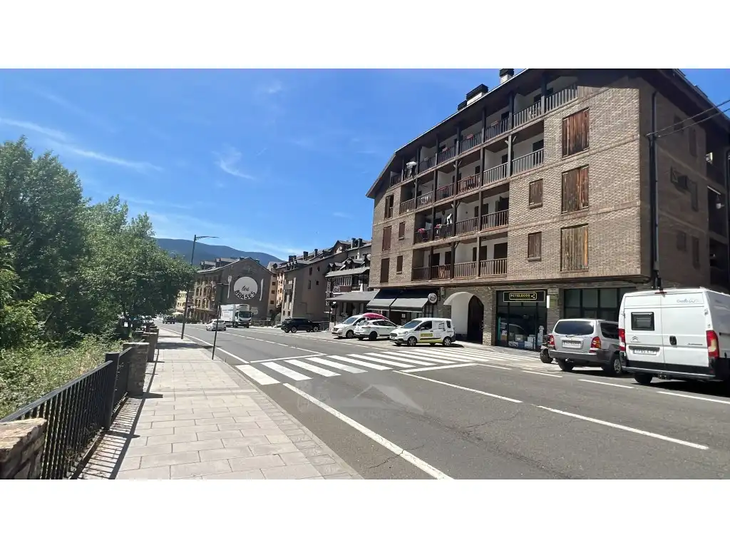 Vista exterior de Dúplex en venta en Sort con Terraza