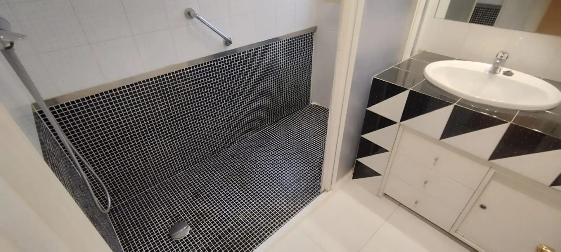 Bathroom of Flat for sale in Elche / Elx  with Furnished and Balcony