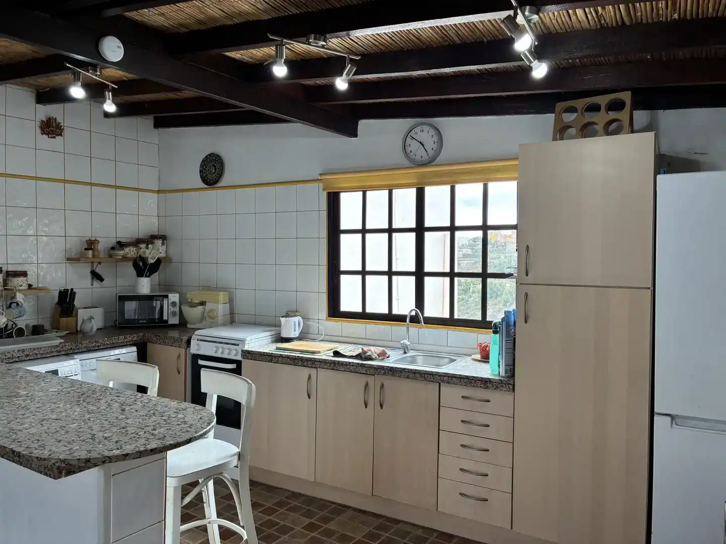 Cuina de Casa adosada en venda en Granadilla de Abona amb Jardí privat, Parquet i Moblat