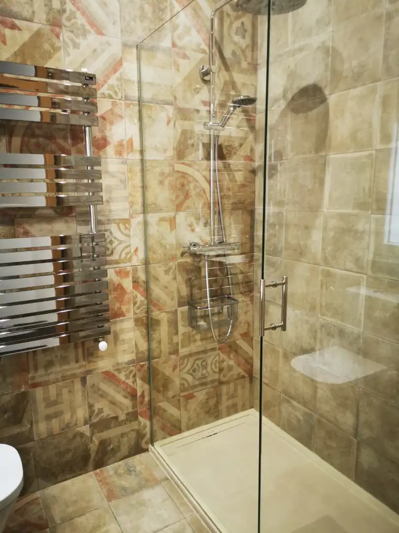 Bathroom of Flat for rent in Salamanca  with Air Conditioner, Heating and Parquet flooring