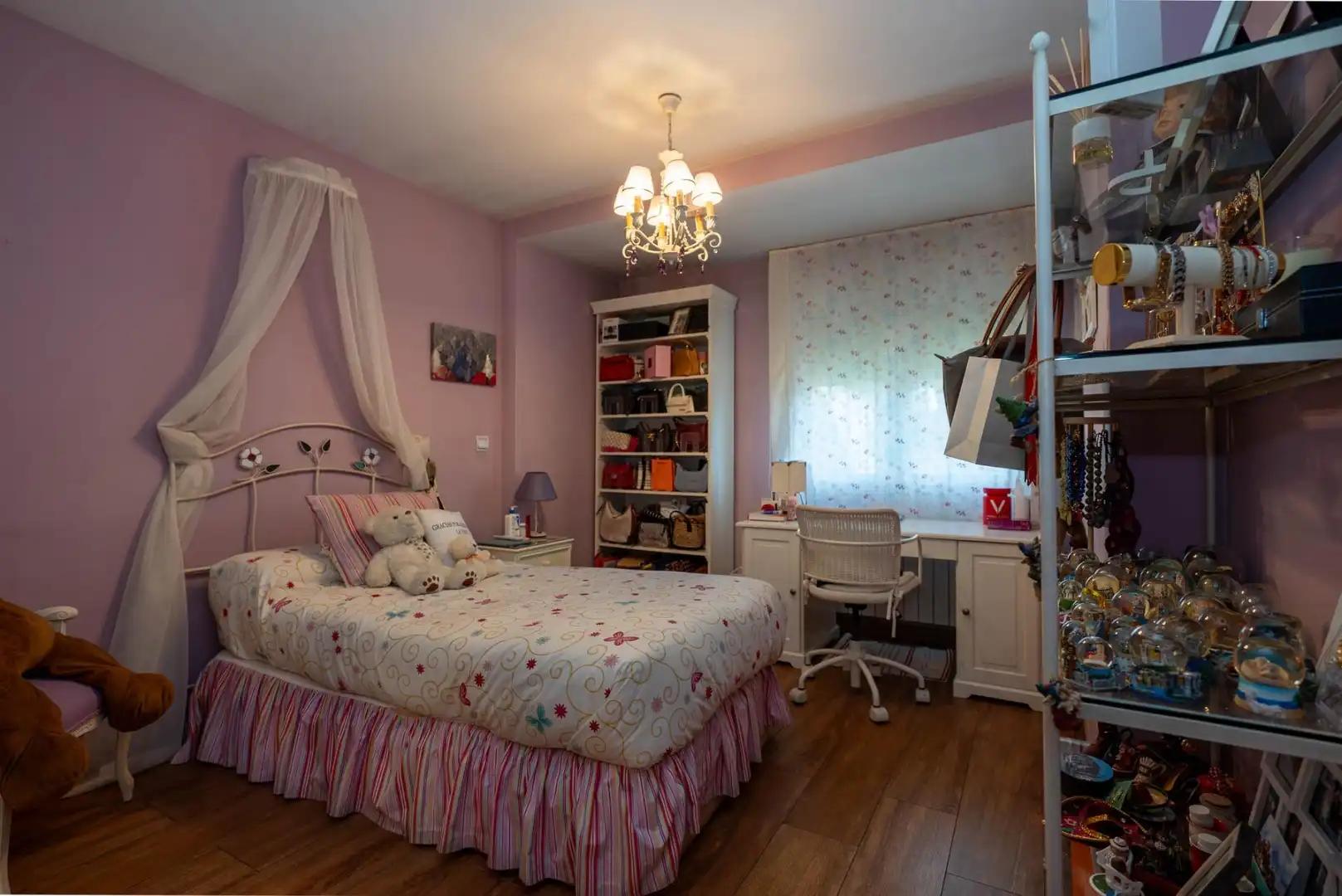 Habitación de Casa adosada en venta en Leganés con Aire acondicionado, Calefacción y Jardín privado