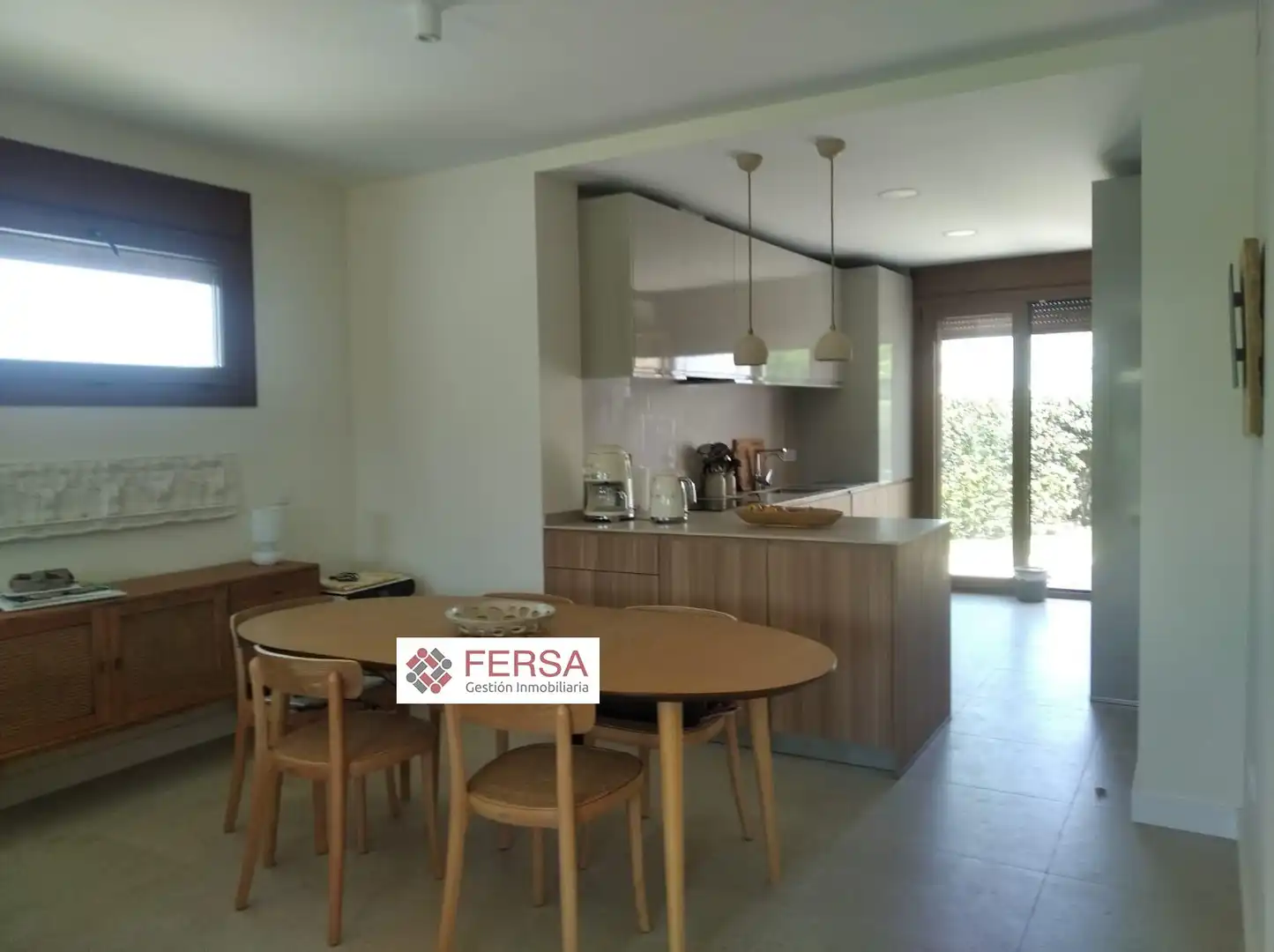 Cocina de Casa adosada de alquiler en El Puerto de Santa María con Aire acondicionado, Calefacción y Jardín privado