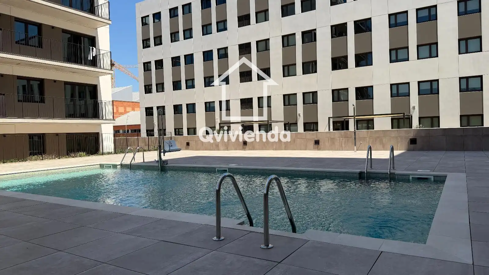 Piscina de Pis de lloguer en Terrassa amb Aire condicionat, Terrassa i Piscina