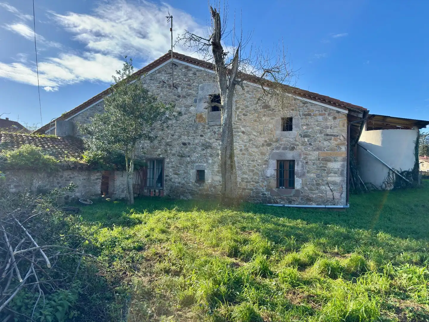 Vista exterior de Casa o chalet en venta en Cabezón de la Sal
