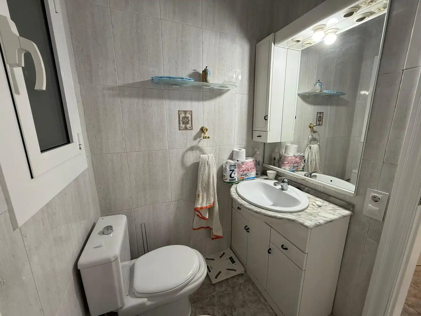 Baño de Piso en venta en Sabadell con Trastero y Balcón