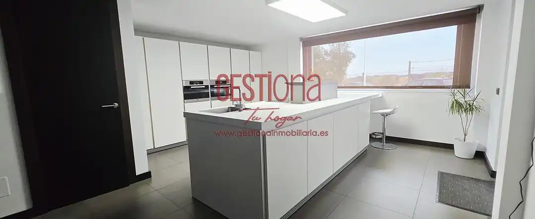 Kitchen of Houses for sale in Santa Cruz de Bezana  with Private garden, Terrace and Furnished