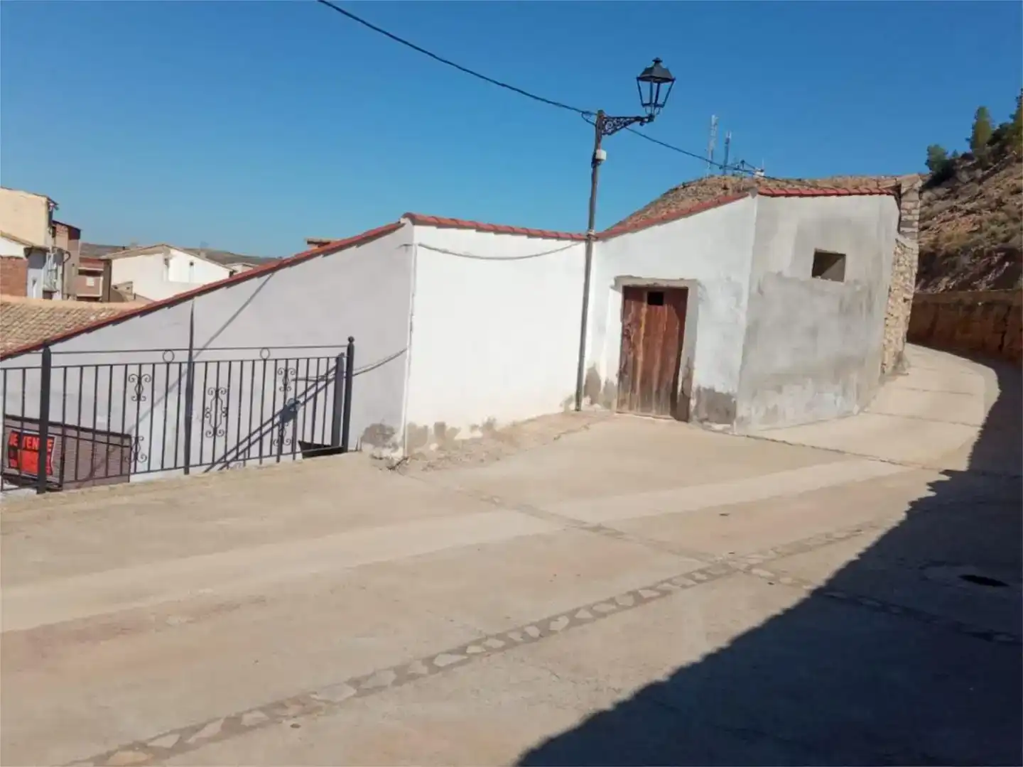 Außenansicht von Wohnung zum Verkauf in Castelnou mit Abstellraum und Balkon