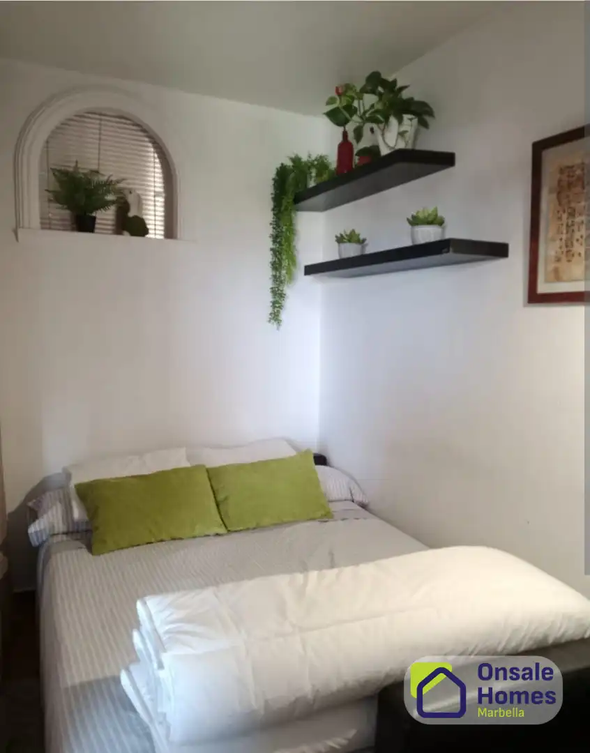 Habitación de Piso en venta en Marbella con Aire acondicionado, Jardín privado y Terraza