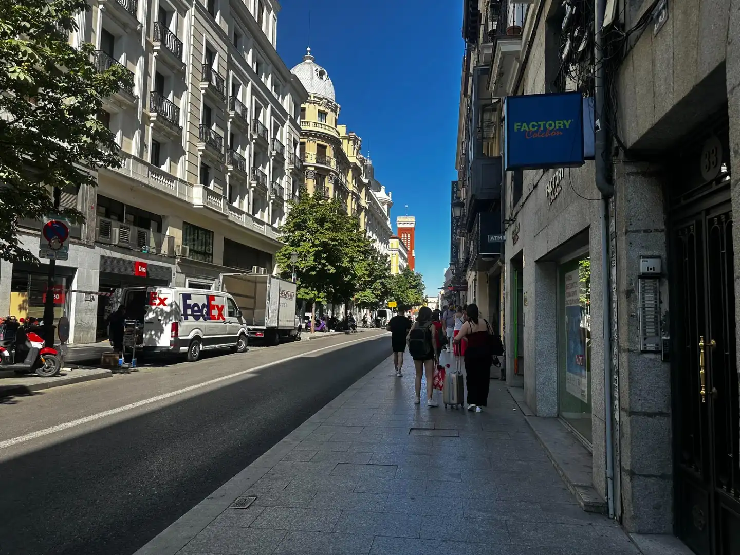 Vista exterior de Local de alquiler en Madrid