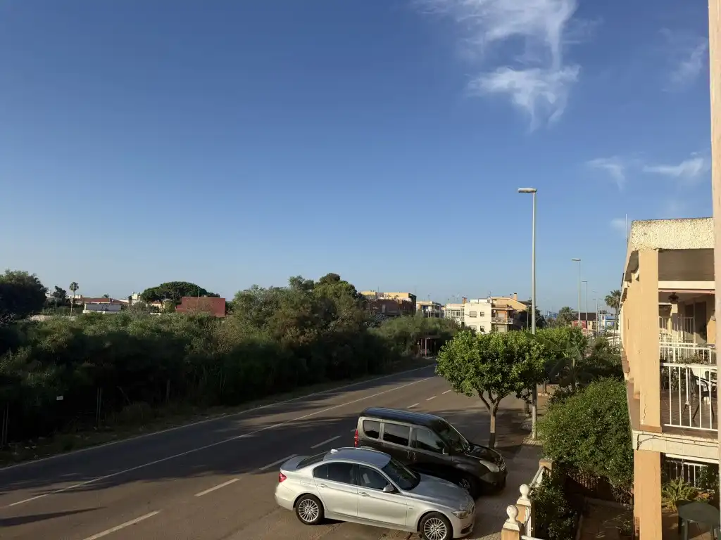 Außenansicht von Wohnungen zum Verkauf in Cartagena mit Klimaanlage und Terrasse