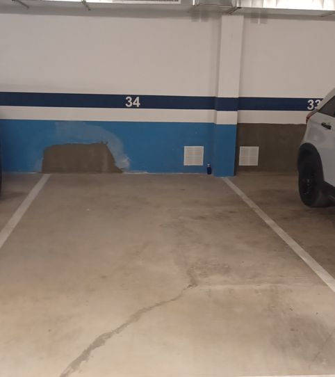 Foto 2 de Garaje de alquiler en Avenida de Sagunto, 90a, Ensanche - Fuenfresca, Teruel Capital