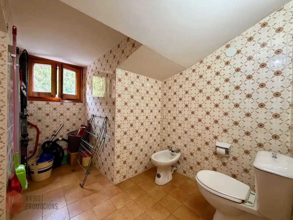 Badezimmer von Dachboden zum Verkauf in Setcases