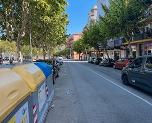 Vista exterior de Pis en venda en Mataró amb Moblat, Balcó i Alarma