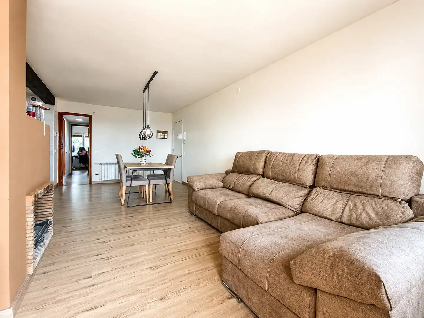 Living room of Flat for sale in Calders  with Heating, Parquet flooring and Balcony