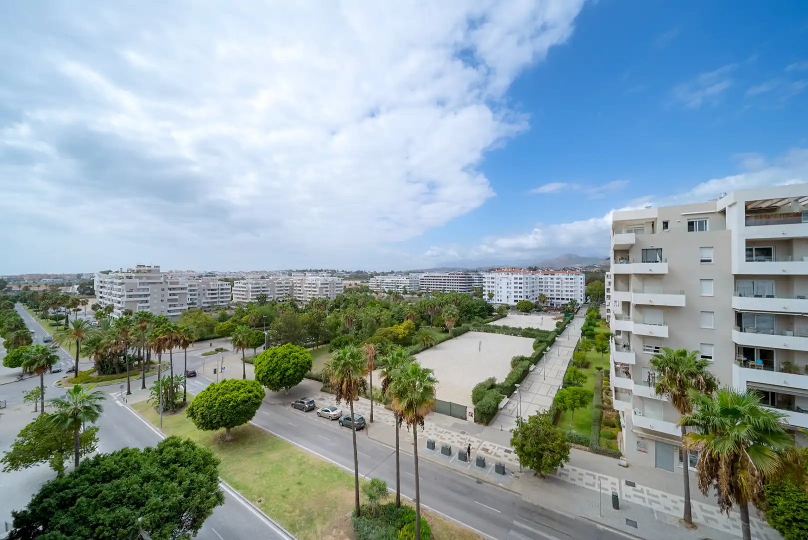 Vista exterior de Pis en venda en Marbella amb Calefacció, Terrassa i Traster