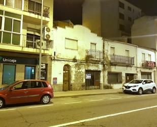 Vista exterior de Casa o xalet en venda en Plasencia amb Jardí privat