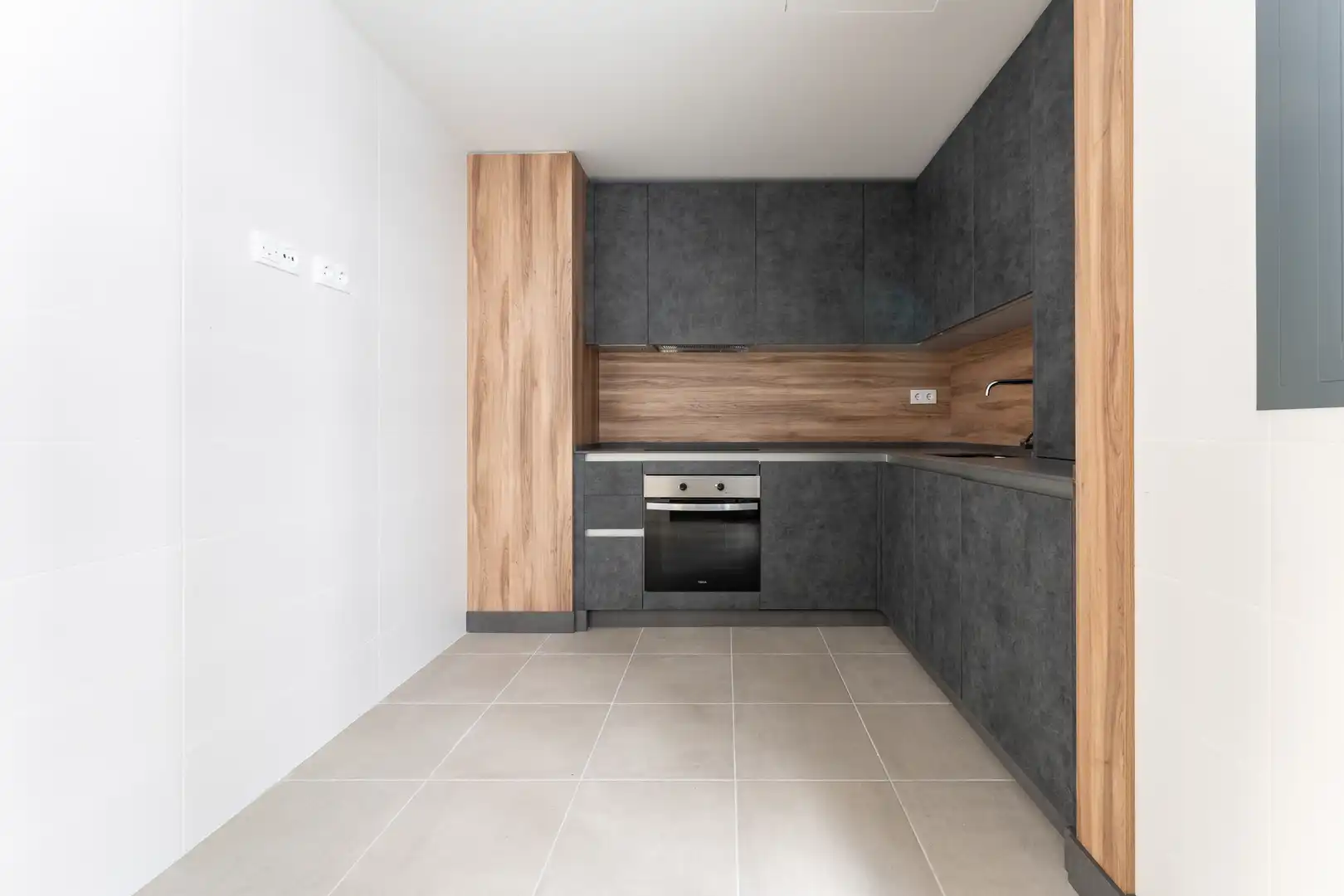 Kitchen of Flat for sale in Málaga  with Parquet flooring, Terrace and Storage room