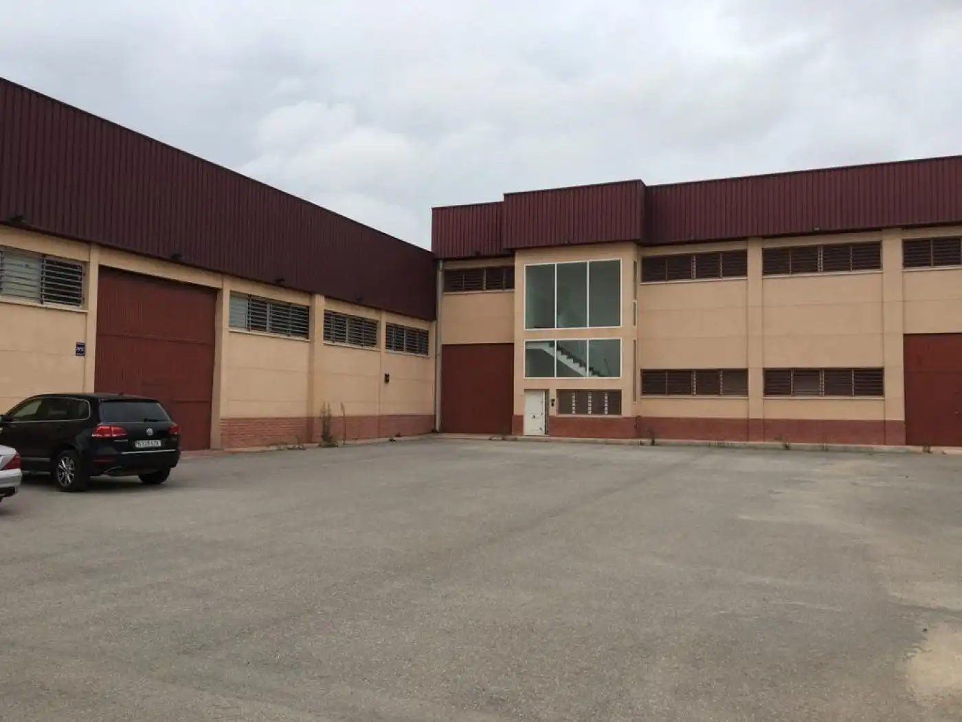 Vista exterior de Nau industrial en venda en Elche / Elx