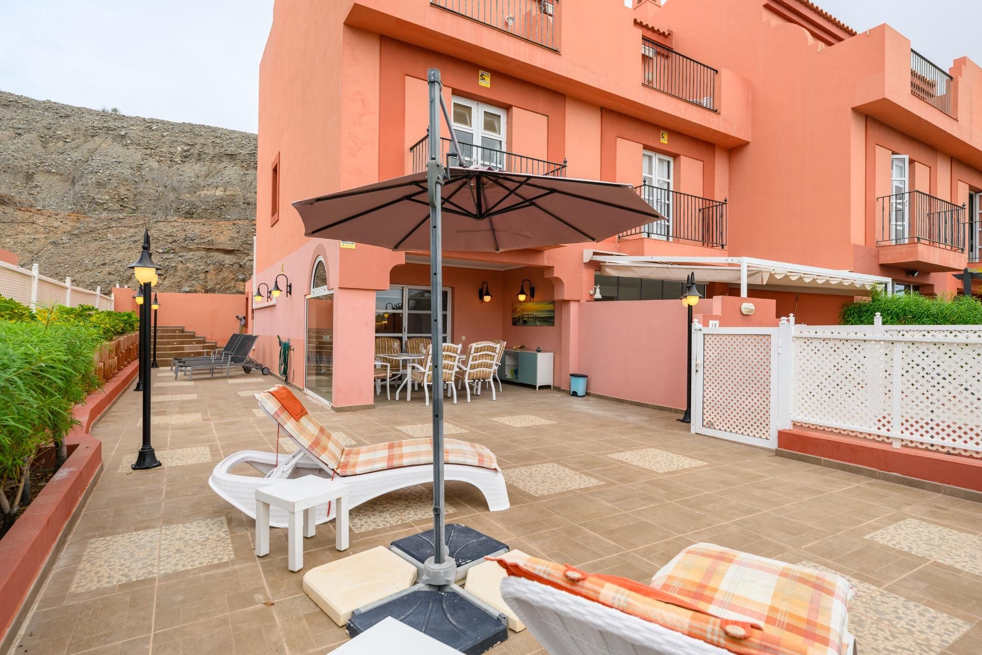 Terrassa de Casa adosada de lloguer en San Bartolomé de Tirajana amb Aire condicionat, Jardí privat i Terrassa