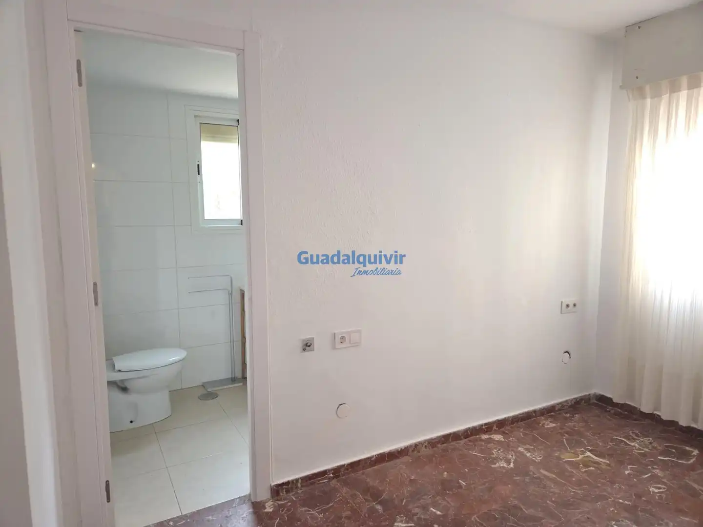 Flat for rent in Sevilla  with Air Conditioner and Terrace