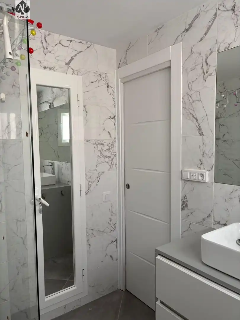 Badezimmer von Wohnung zur Miete in San Bartolomé de Tirajana mit Klimaanlage, Privatgarten und Terrasse