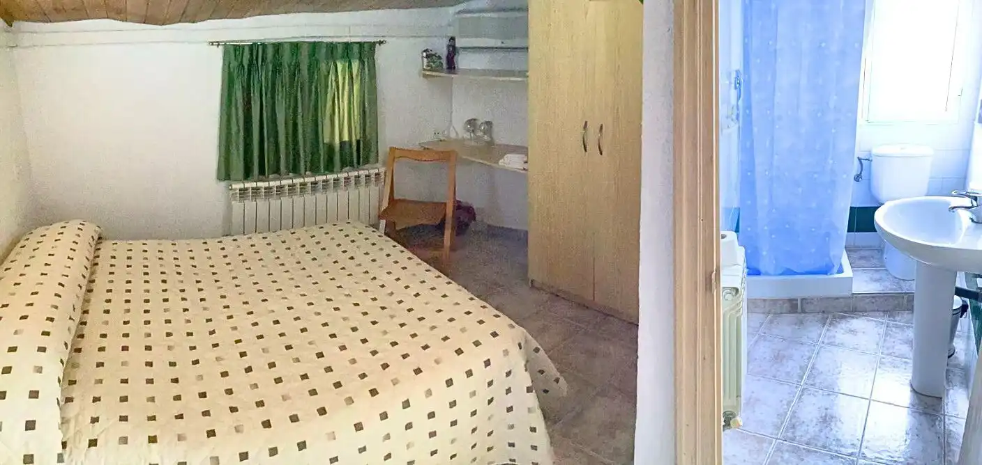 Dormitori de Finca rústica en venda en Velilla de Jiloca amb Jardí privat, Terrassa i Traster