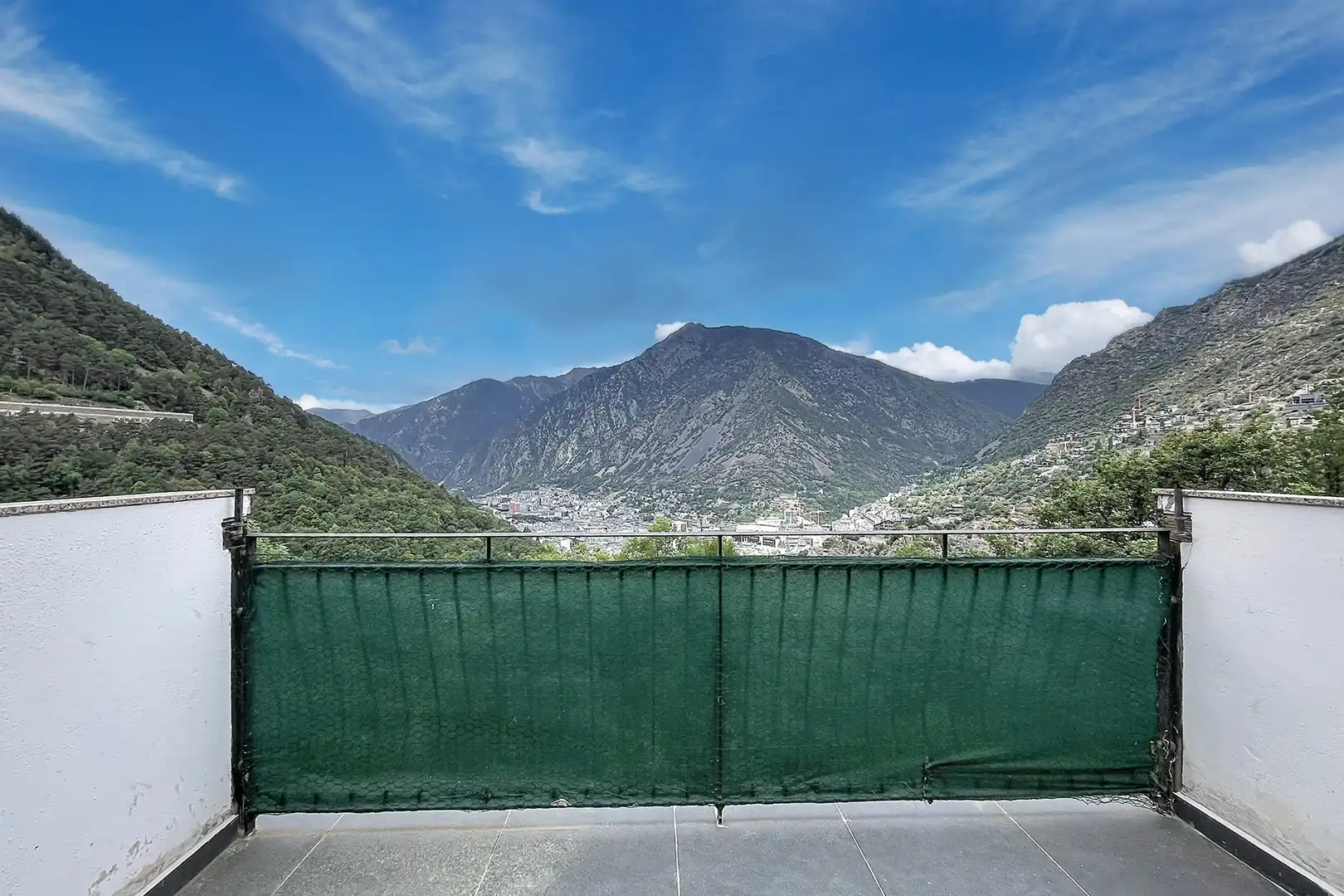 Terrasse von Haus oder Chalet zur Miete in Escaldes – Engordany mit Heizung, Privatgarten und Parkett