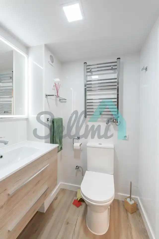 Baño de Piso de alquiler en Gijón  con Calefacción, Amueblado y Internet