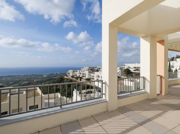 Dúplex amb piscina en venda a Urbanizacion los Altos de los Monteros 11
