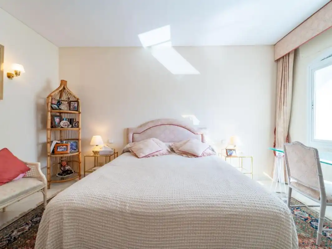 Bedroom of Flat for sale in Marbella  with Air Conditioner, Heating and Private garden