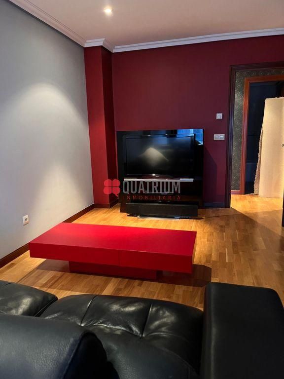 Sala d'estar de Pis en venda en Vigo  amb Calefacció i Traster