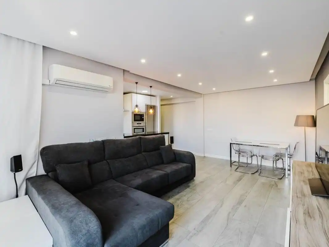 Piso con ascensor en venta en C. Gaucín, imagen 5