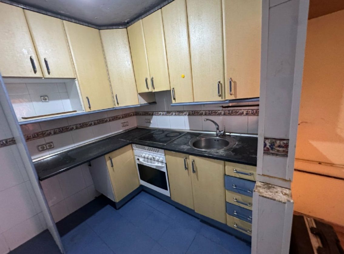 Cocina de Piso en venta en  Madrid Capital