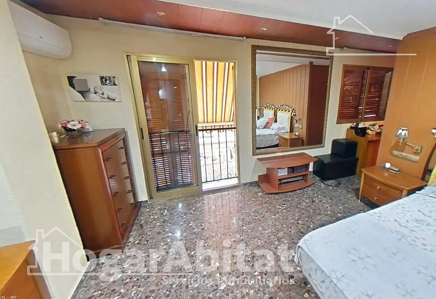 Bedroom of Attic for sale in Mislata  with Air Conditioner, Heating and Terrace