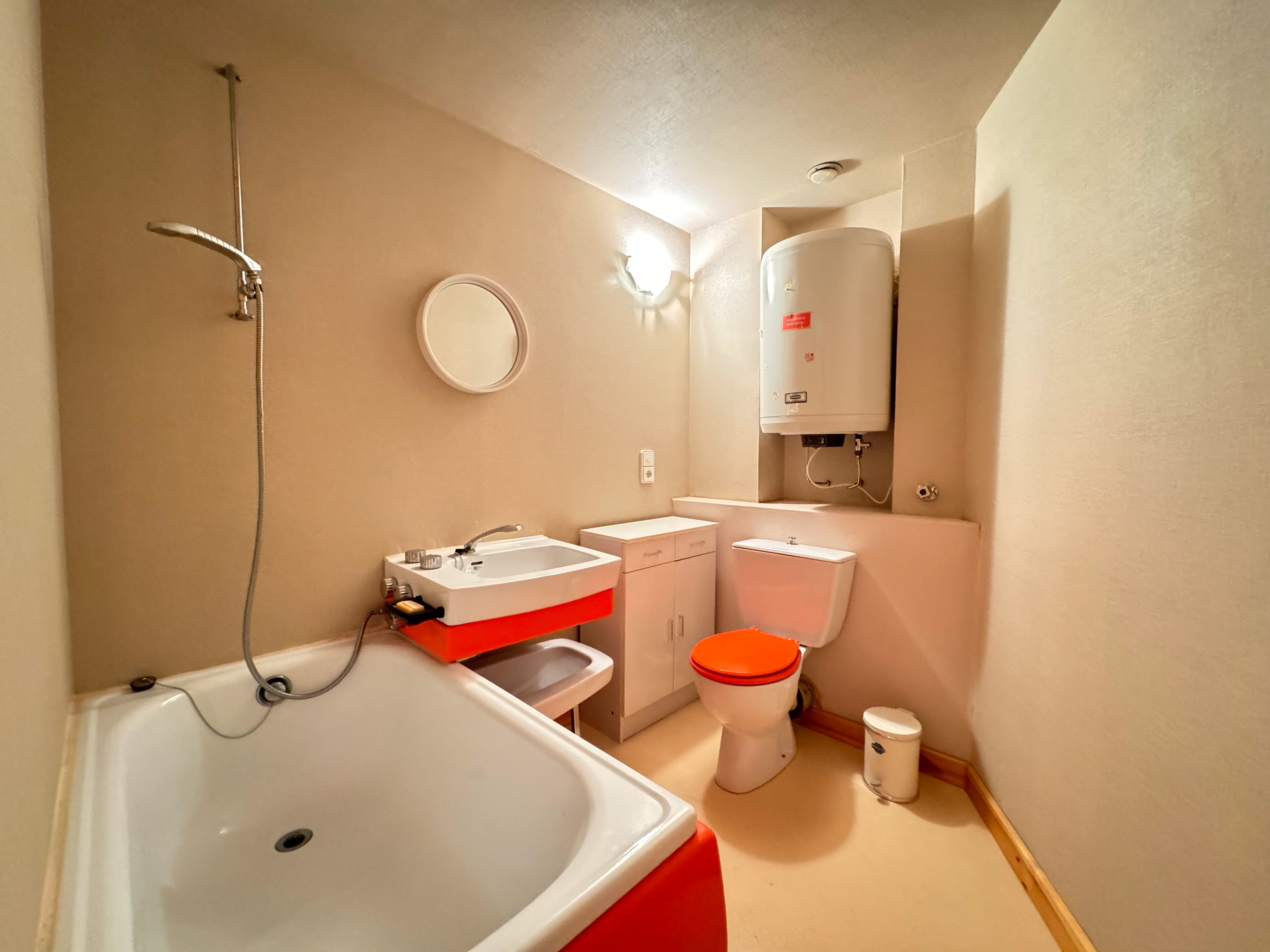 Bathroom of Apartment for sale in Jaca  with Heating, Terrace and Storage room