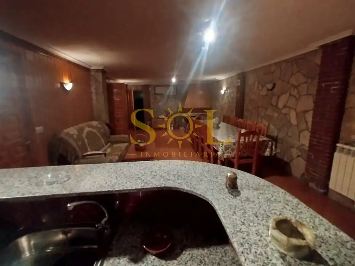 Casa o chalet en venta en Carrocera con Calefacción, Jardín privado y Terraza