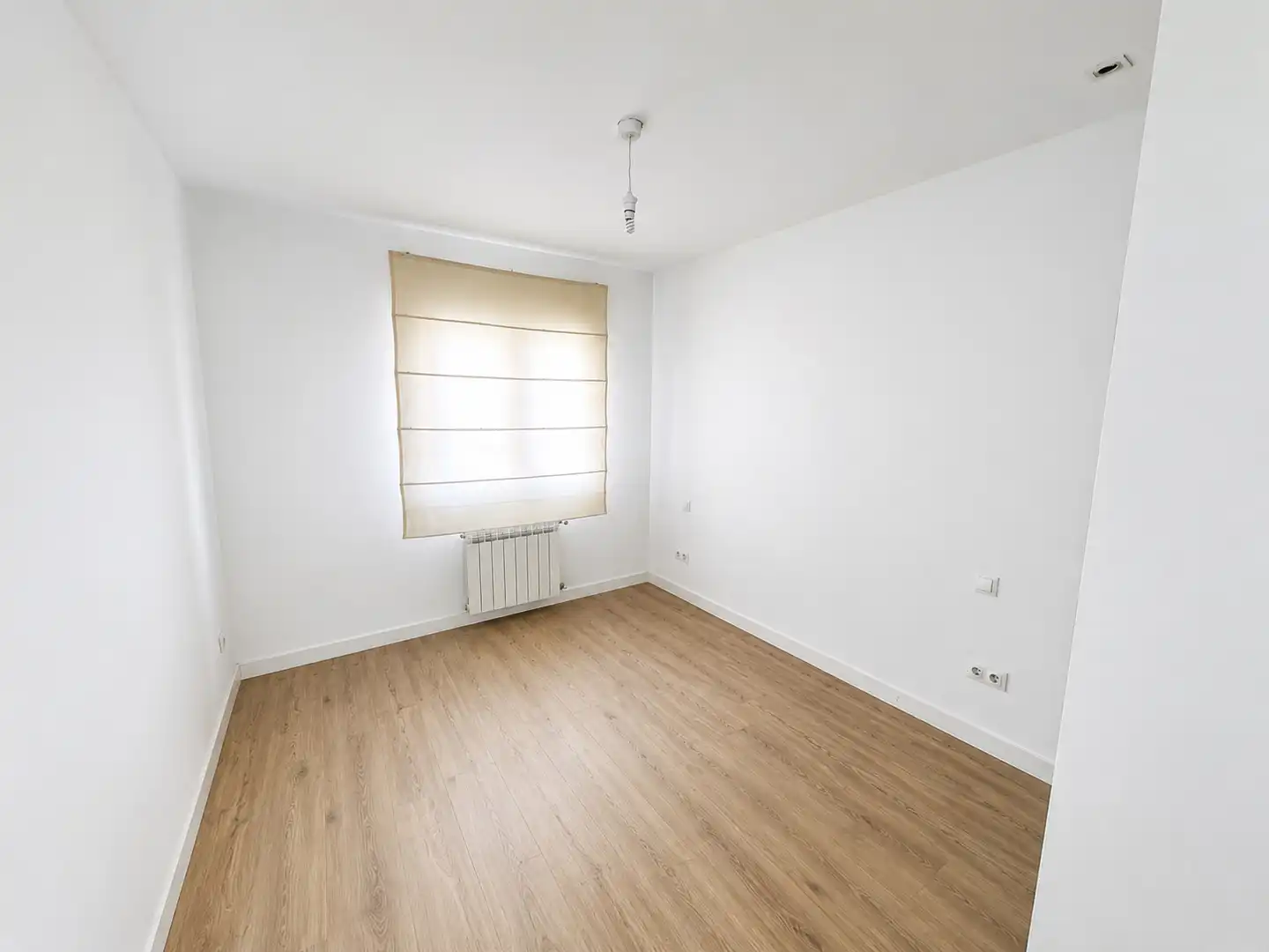 Habitación de Piso en venta en Madrid con Calefacción, Terraza y Horno