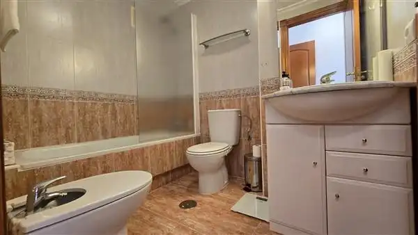 Baño de Apartamento en venta en La Manga del Mar Menor con Aire acondicionado, Calefacción y Terraza