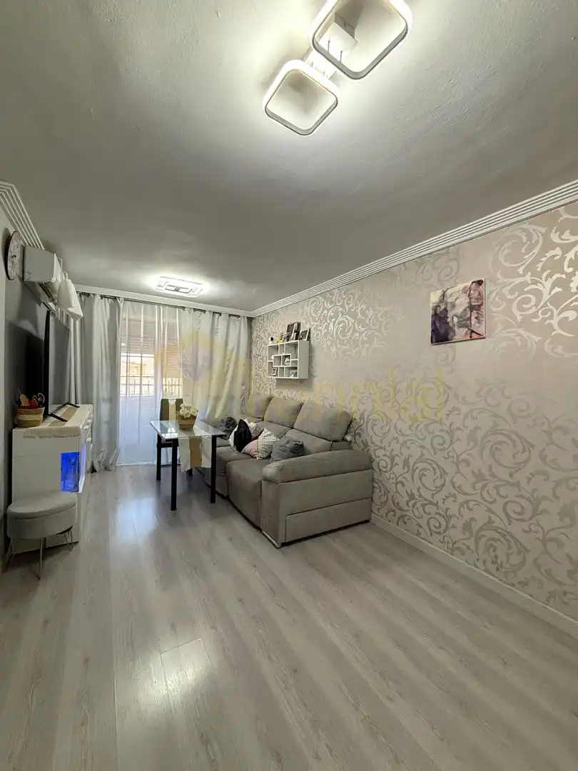 Sala de estar de Piso en venta en Sevilla con Aire acondicionado y Terraza